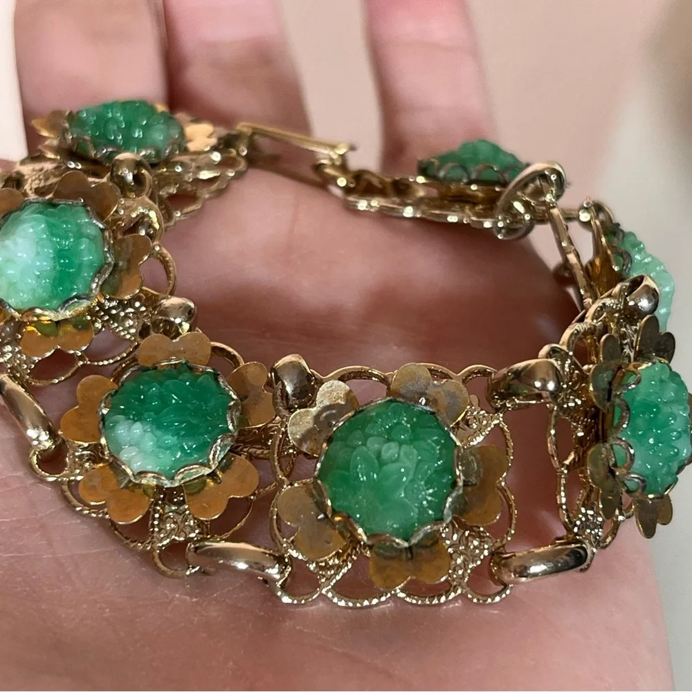 Vintage antique 1940's Art deco Green Peeking Glass Gold wide Bracelet